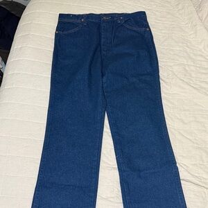 Wrangler Men's Deep Blue Relaxed Jeans